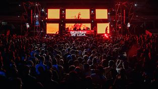 Deborah De Luca tocando en el Hipódromo de Rosario