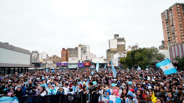 Rosario explotó por la final del Mundial: una multitud copó el Fontanarrosa para ver Argentina-España