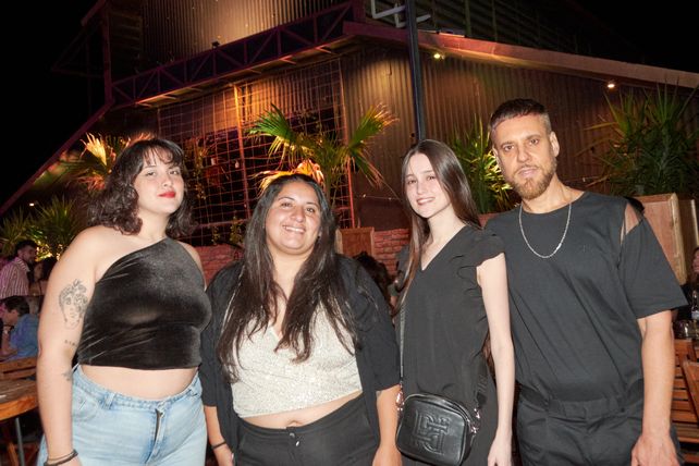 Carmela Salomone, Aldana Torres, Valentina Manelli y Hernán Rossi