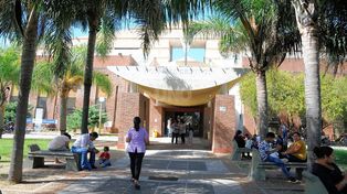 En Santa Fe la tratan en el Hospital Orlando Alassia y el Iapos no le da la silla para trasladarse.