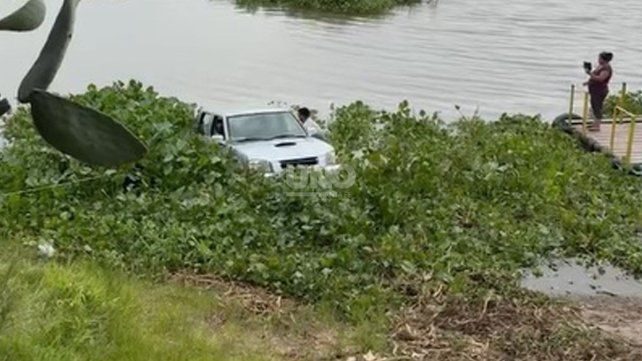 Una camioneta cayó al río en Sauce Viejo&nbsp;