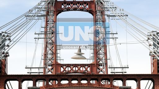 Un remisero de la cooperativa amagó a tirarse del puente