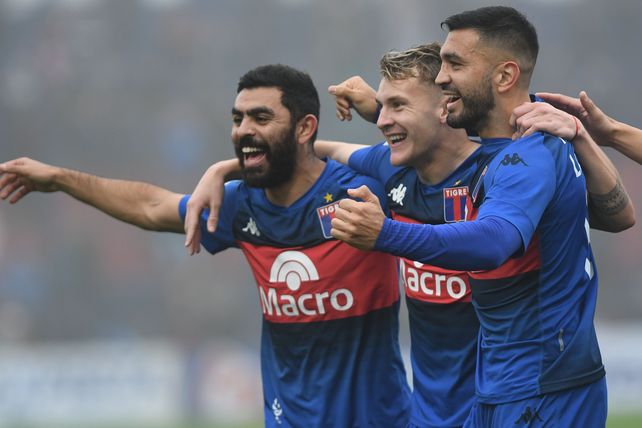 Tigre goleó a Platense en el clásico de zona norte de Buenos Aires