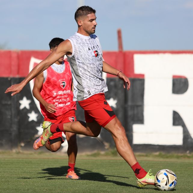 Fabián Noguera no tiene cabida en Newell's. Sensisni habló de su situación y el defensor le contestó por redes sociales.