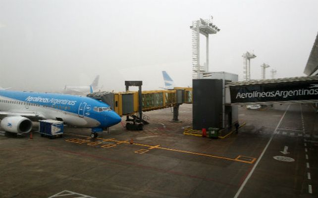 En tierra. Aviones de Aerolíneas ayer