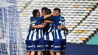Talleres juega en Colombia este martes.