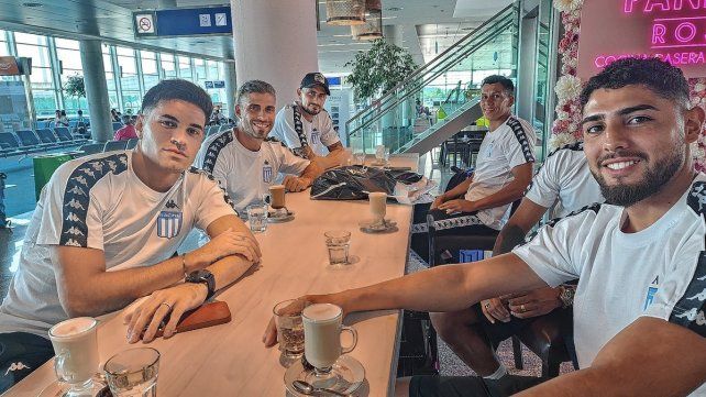 Los jugadores de Racing antes de viajar a Abu Dhabi.