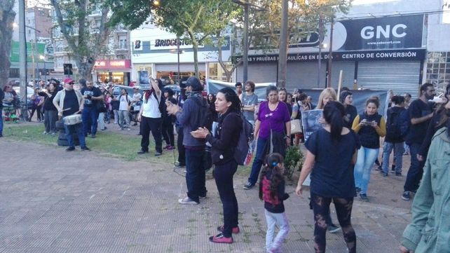 Manifestación. Unas 100 personas participaron del reclamo frente a la sede de Gendarmería.&nbsp;