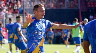Marco Ruben, en la entrada en calor antes del clásico. El goleador de Central estuvo en el banco, pero no ingresó.