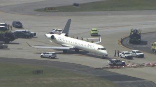Dos aviones chocaron en pista en el aeropuerto de Atlanta y uno quedó sin cola