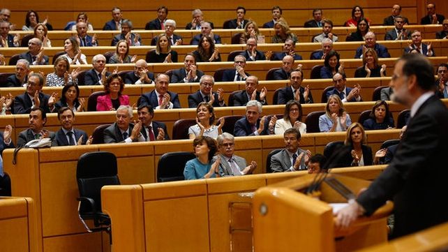 El Senado español autoriza a intervenir la autonomía de Cataluña y convocar a elecciones