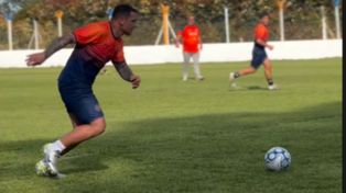 Emiliano Vecchio se sumó a Regatas. Era una materia pendiente porque se lo había prometido a un amigo, dijo.