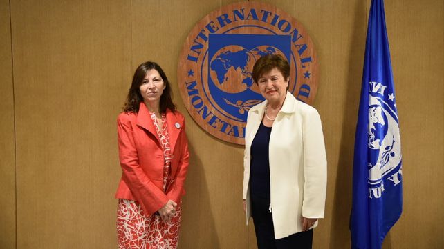 Contacto. La ministra Batakis y Kirstalina Georgieva tuvieron su primera reunión presencial.