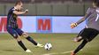 Zurdazo. Ruben saca el remate goleador. El delantero volvió a gritar. Zurdazo. Ruben saca el remate goleador. El delantero volvió a gritar.