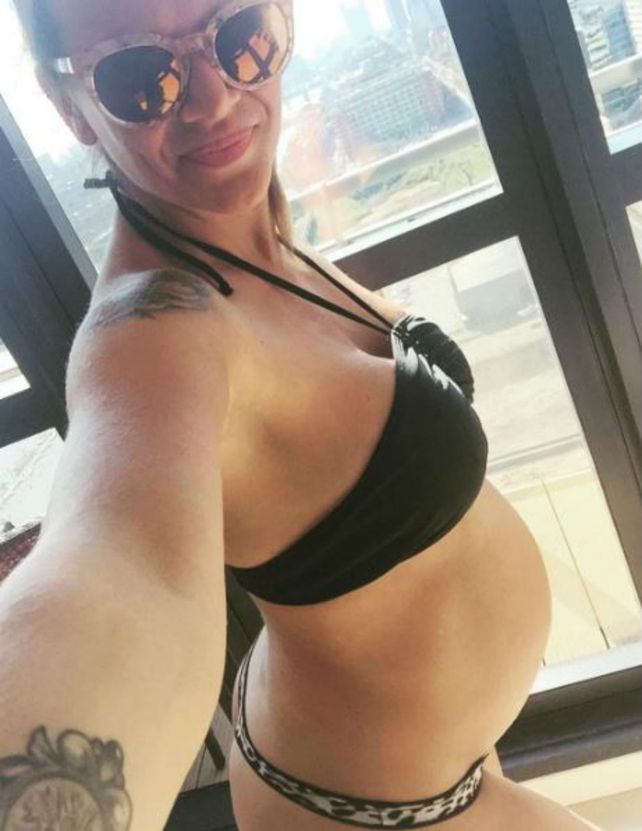 Amalia Granata se muestra súper sensual durante el embarazo con fotos tiernas y sexys