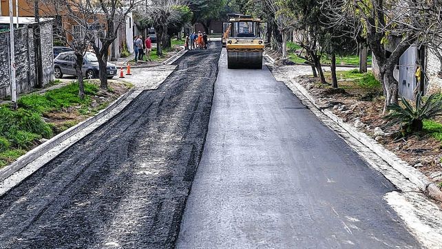 Paraná: asfaltan más calles con el sistema de Esfuerzo Compartido