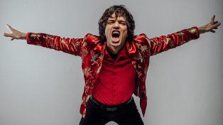 Gustavo Campodónico evoca a Mick Jagger de Sus Majestades Satánicas.