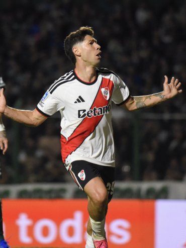 River empató con Sarmiento y le dio una mano a Central para pelear en la cima de su grupo