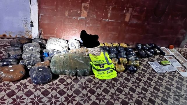 Una pareja iba en camioneta con más de 31 kg de marihuana