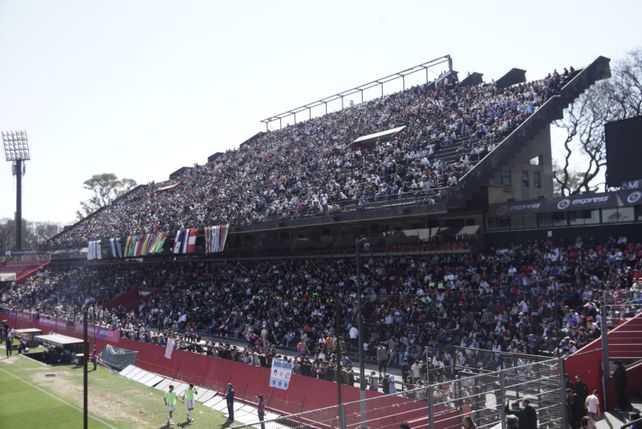 La platea Maxi Rodríguez repleta este jueves en el partido entre Argentina y Paraguay.