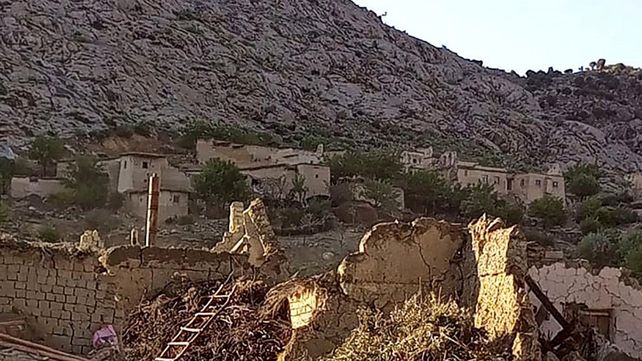 Mil muertos por un potente sismo que sacudió el este de Afganistán. Hay cientos de desparecidos. La cantidad de víctimas puede crecer.&nbsp;