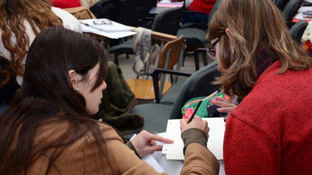 La UNR cambia la forma de confeccionar los títulos de sus graduados
