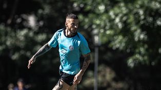 El exgoleador xeneize apareció en el radar de Newells.