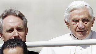 Escándalo en el Vaticano: detienen al mayordomo del Papa por espionaje