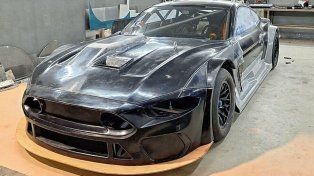 Parte final en los trabajos del flamante Mustang que utilizará el uruguayense esta temporada.