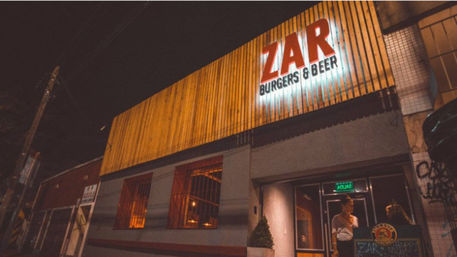 Murió una joven de 19 años por una explosión en un bar