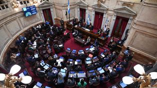 La discusión de la iniciativa que modifica la composición del alto tribunal deparó ásperos cruces entre legisladores oficialistas y opositores.