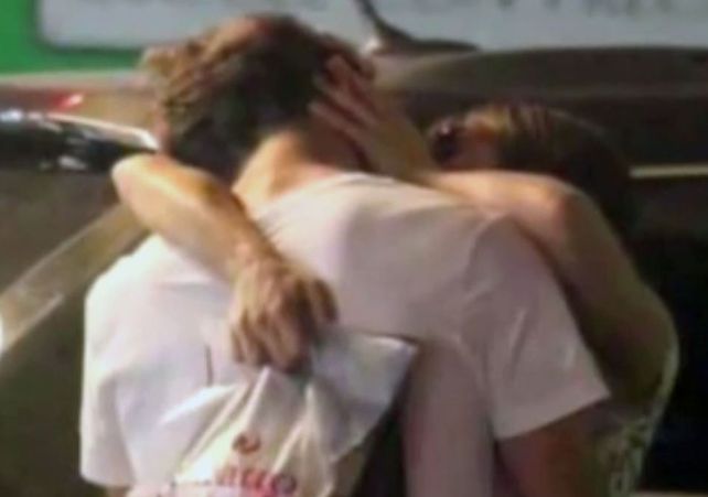 Pampita y Pico Mónaco ya no se ocultan y se besan con pasión en un shopping
