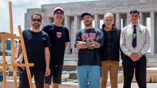 La producción del calendario de Lalcec Rosario incluyó el Monumento.
