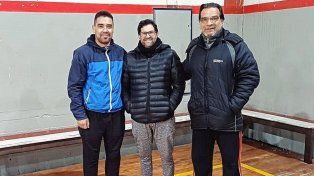Iván Udrizard (centro) asumió como presidente de Kimberley, el Gigante del sur de la capital provincial