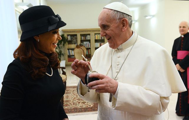 El encuentro que mantuvieron hace un tiempo el papa y la presidenta de la Nación. (Foto de archivo)