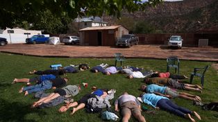 Participantes de una sesión de consumo de ayahuasca en Hildale, ciudad del estado de Utah.