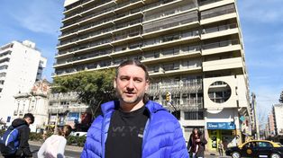 Rosario: ¿por qué el nene de 8 años quedó colgado en el balcón del edificio?
