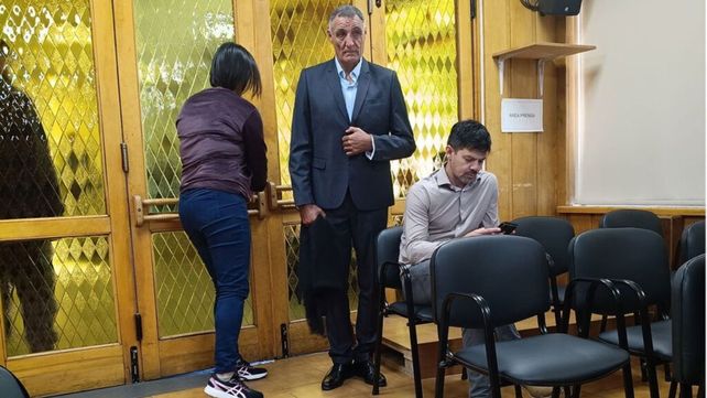 El empresario santafesino Barabucci al ingresar a la sala de audicencias en el juzgado de Bariloche. Allí