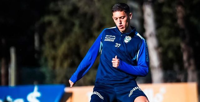 Fernández Figueira se inició en el fútbol uruguayo. El Ogro Fabbiani aspira a que potencie el mediocampo de Newell's.