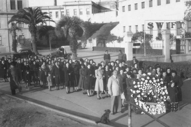 Trabajadoras del Swift tras la muerte de Eva Perón en 1952.