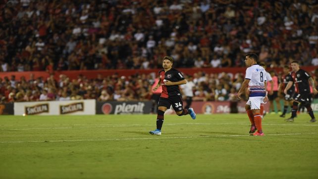 Desde el inicio. Palacios jug&oacute; un rato contra San Lorenzo y hoy ser&iacute;a titular.