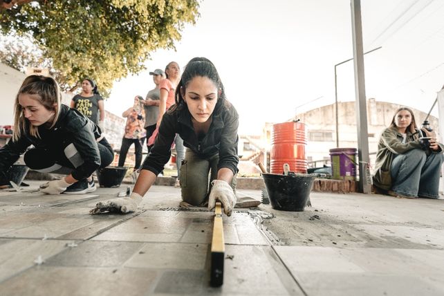 Mujeres a la Obra: Derrumbar muros para construir igualdad