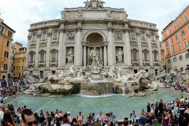 No pasar&aacute;s. La Fontana di Trevi tendr&aacute; una baranda de un metro.