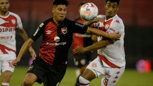 Newells no pudo ganar en el debut de Burgos pero mostró algunos cambios
