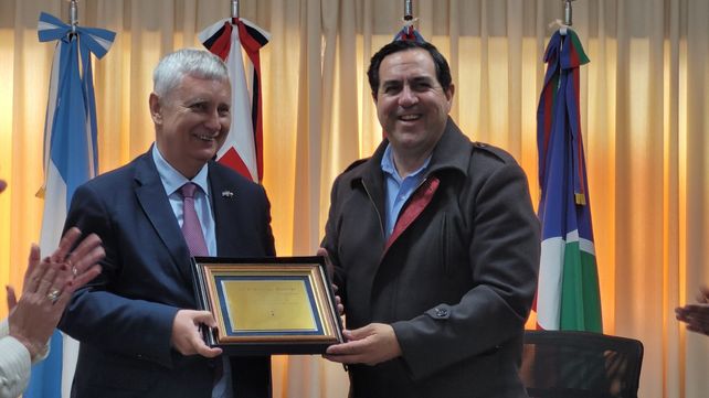 Reconquista fortalece lazos con líderes globales y recibió al embajador de Eslovaquia