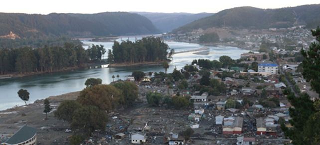 Dos fuertes r&eacute;plicas del sismo estremecen a Chile y el p&aacute;nico se apodera de Concepci&oacute;n