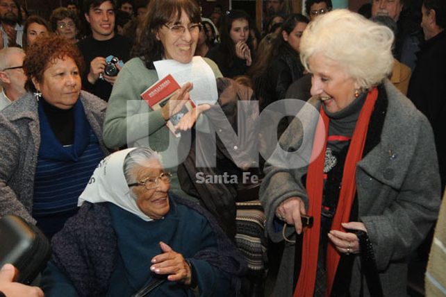 Carlotto en su paso por Santa Fe: “La democracia se sostiene con la memoria”