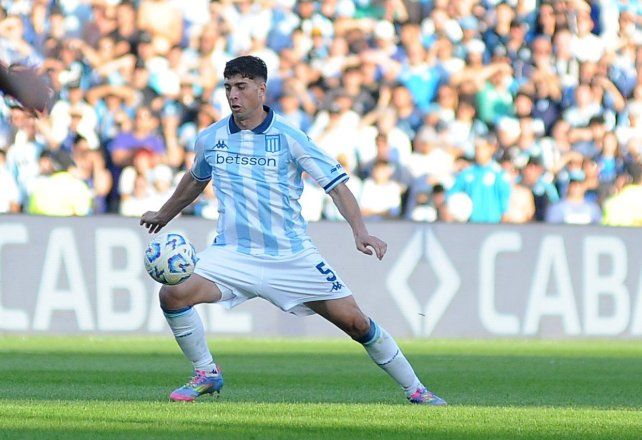 Racing ganó de local con uno menos.