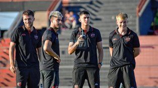 Emiliano Purita (a la izquierda) no estaría a disposición para el próximo encuentro que disputará Patronato