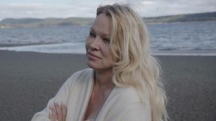 Al natural. Así se muestra la actriz de 55 años en el documental. “No soy una víctima, soy una sobreviviente”, asegura.&nbsp;